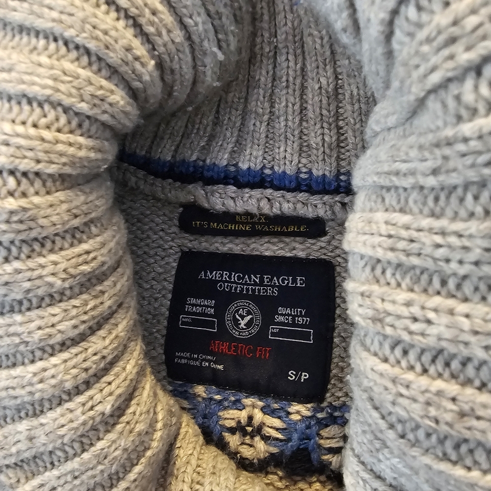 Sweaters Young Men's Pullovers Bundle of 3 Navy,Argyle Tan Brown sz S & M - Picture 6 of 7